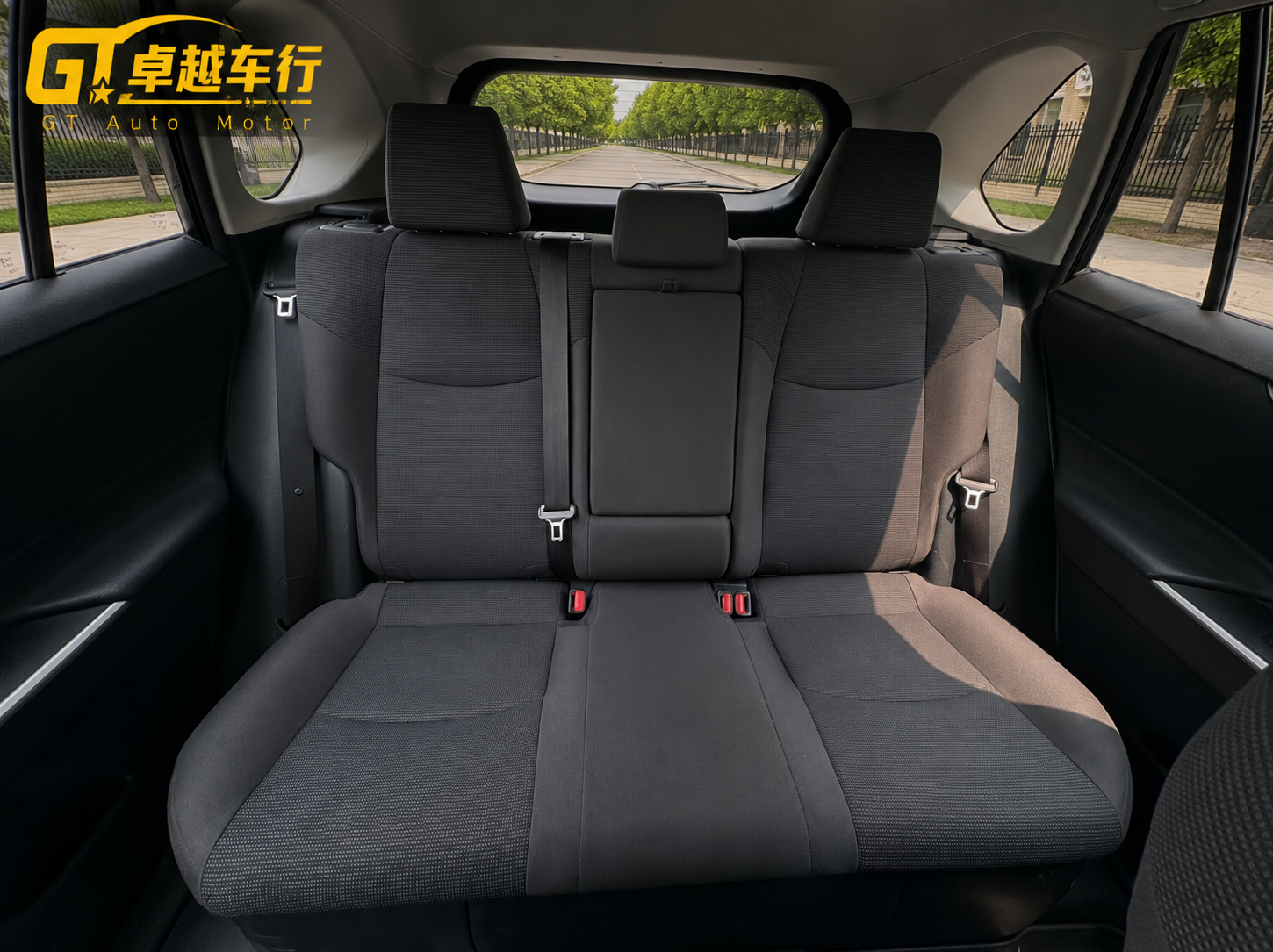 2020 TOYOTA RAV4 HYBRID LE photo 8