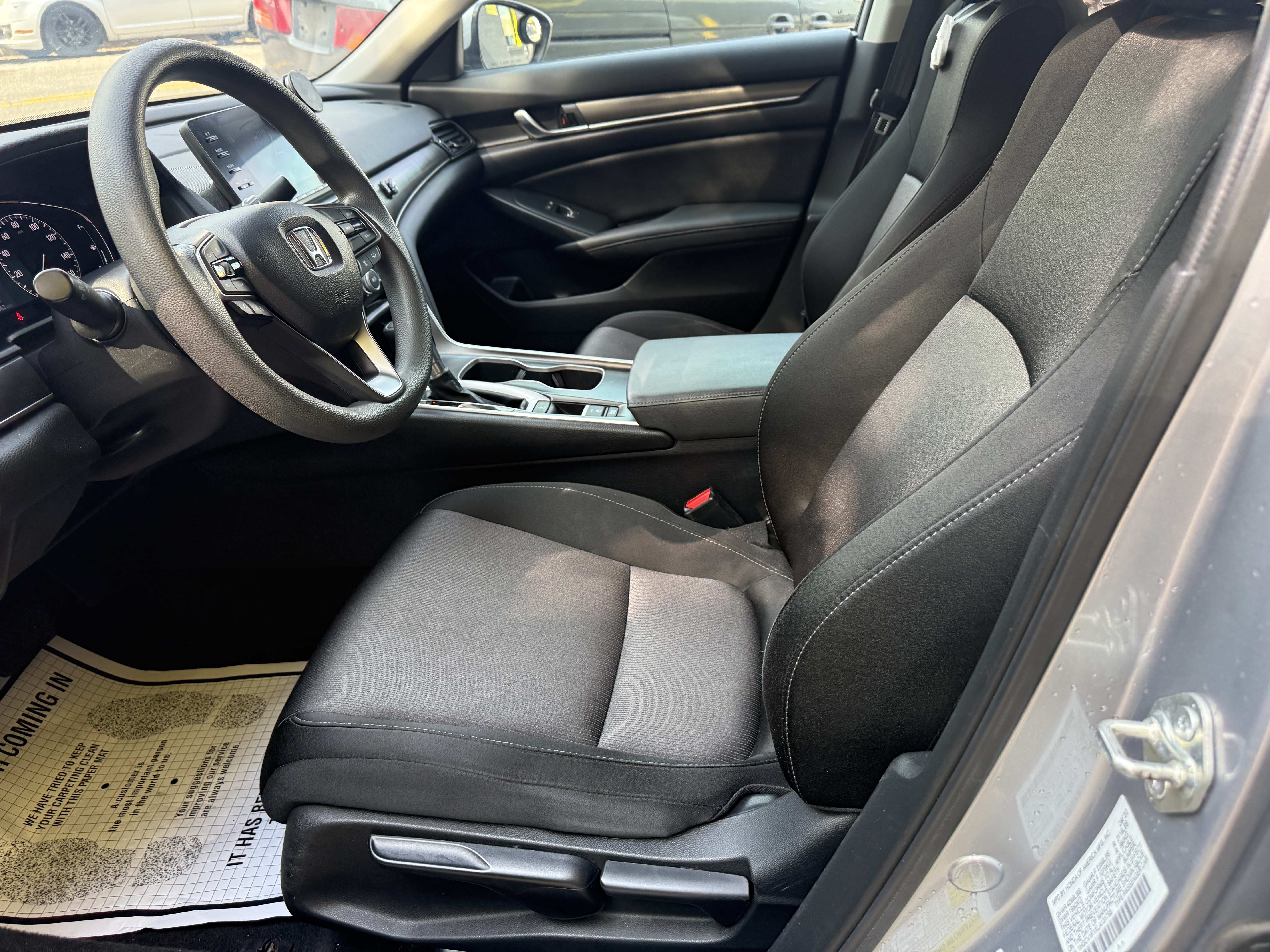 2020 HONDA ACCORD LX photo 11