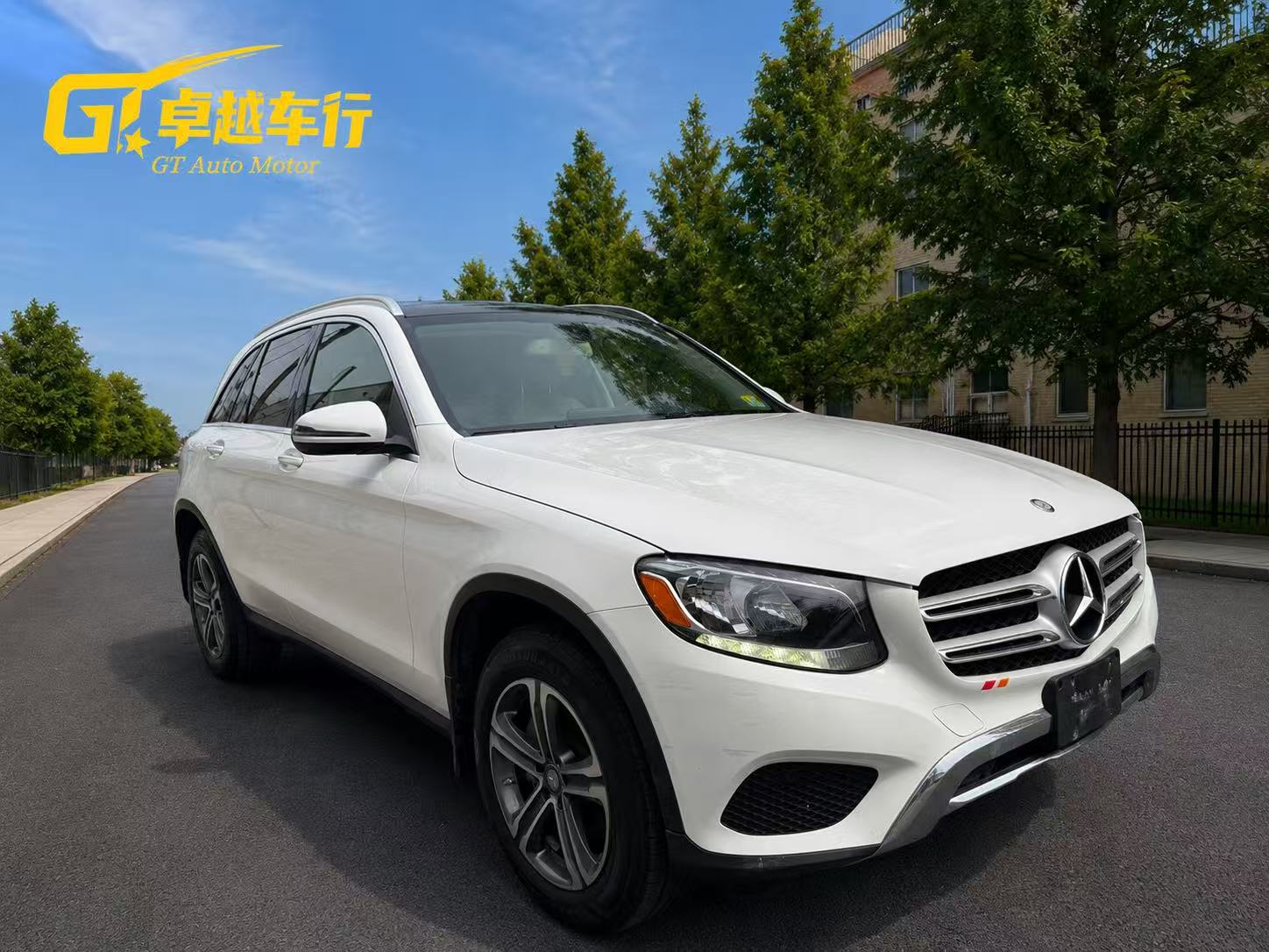 2016 Mercedes-Benz GLC 300 photo 5