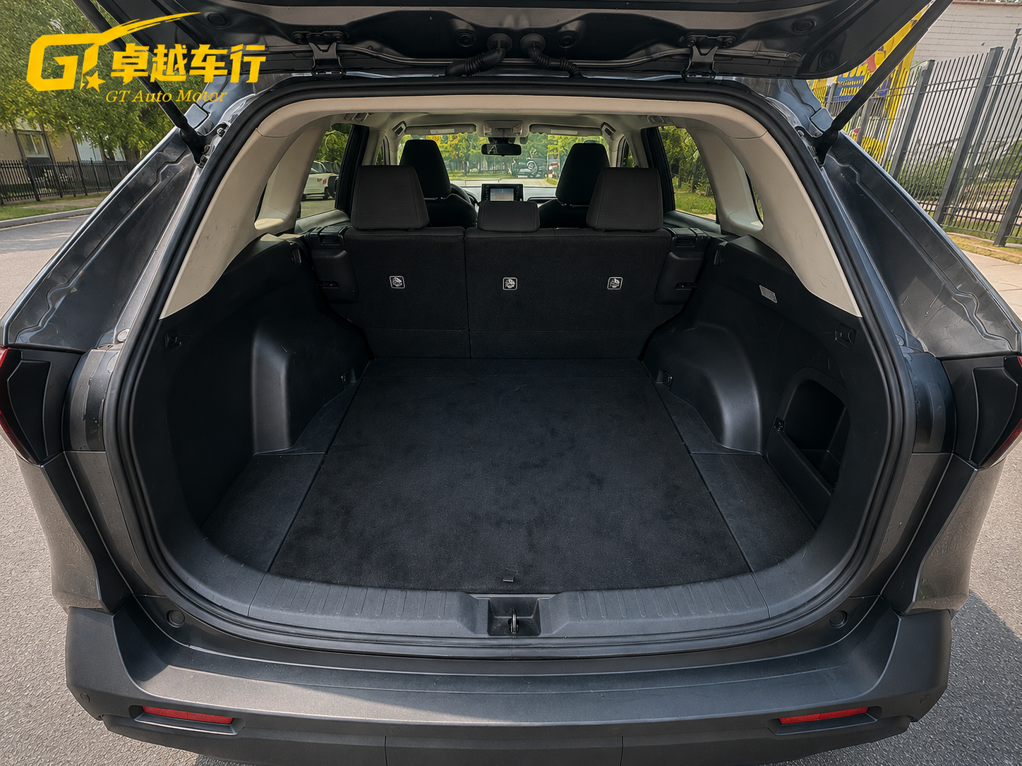 2020 TOYOTA RAV4 HYBRID LE photo 7
