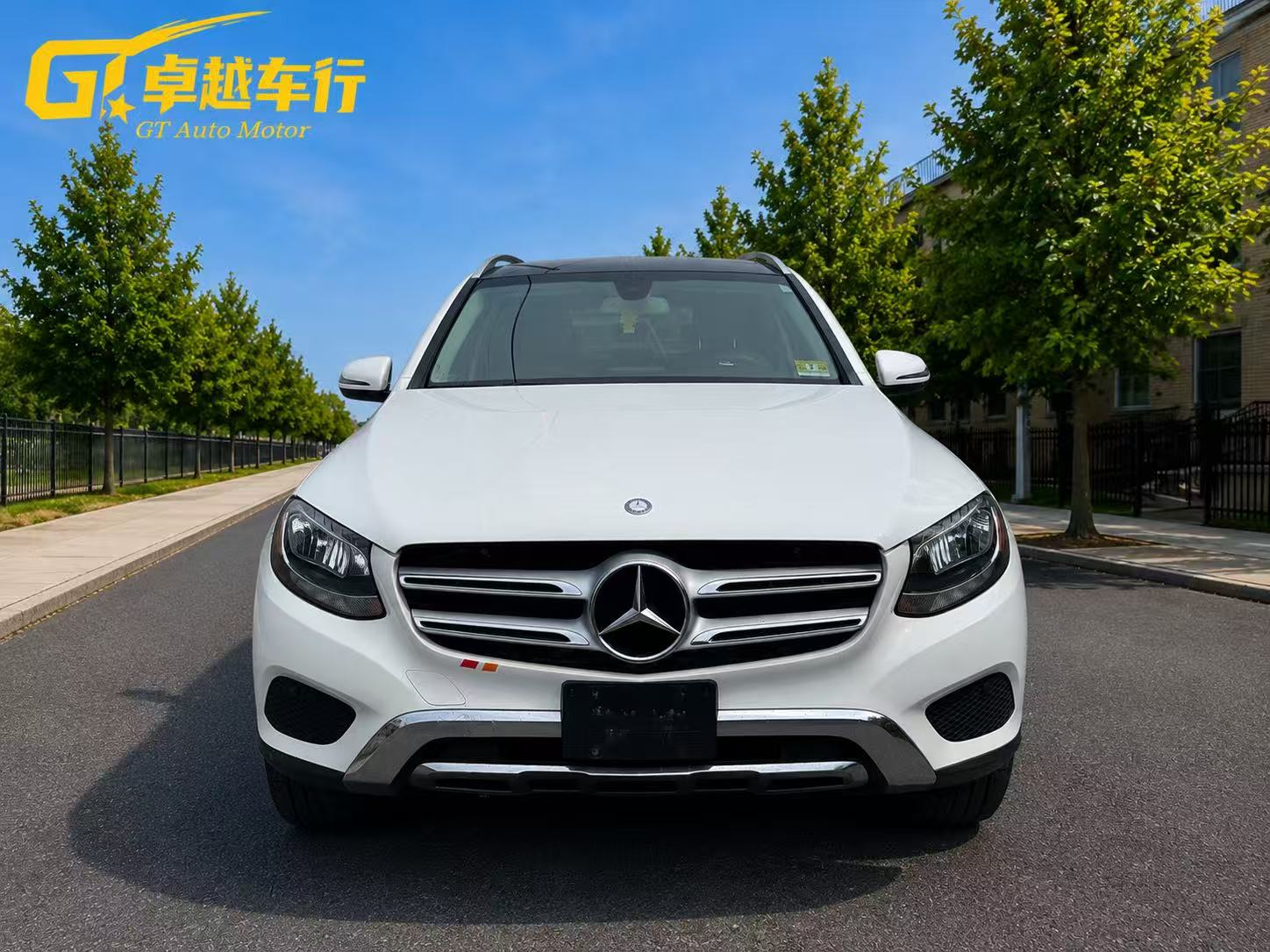 2016 Mercedes-Benz GLC 300 photo 3