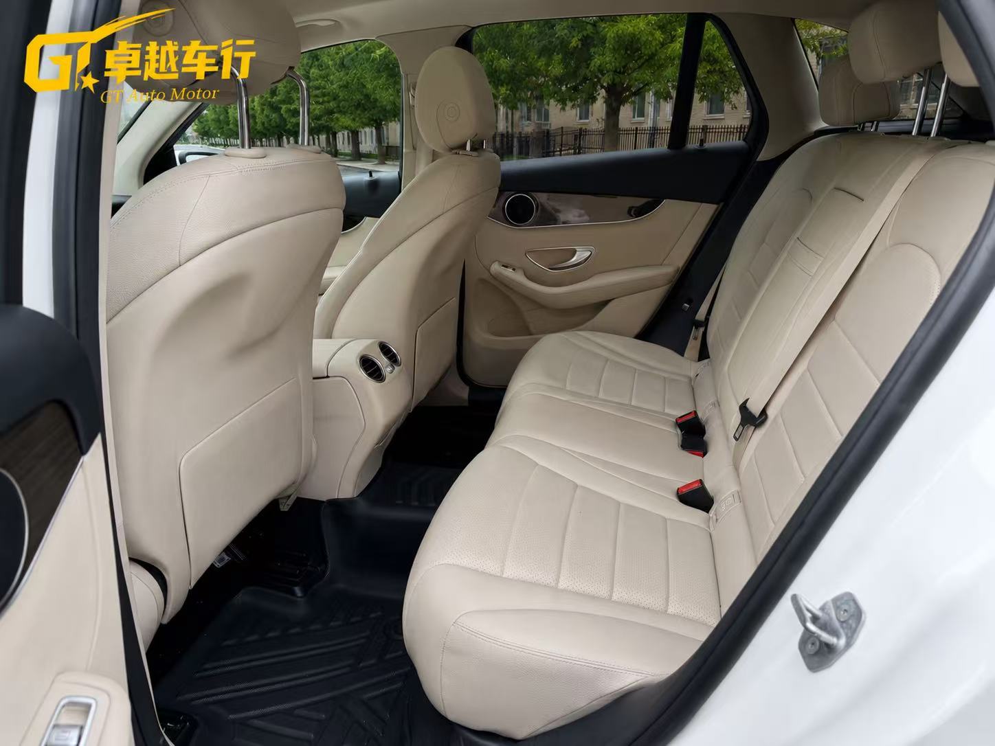 2016 Mercedes-Benz GLC 300 photo 7
